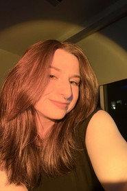Dani Toubin as Bella in Late Night Lift 2024