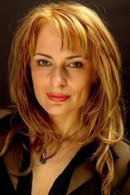 Iulia Dumitru as Kira in Kira Kiralina 2014