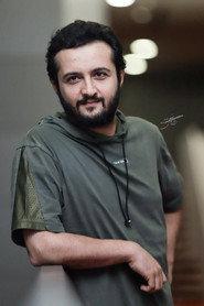 Amir Hossein Hashemi as Mojtaba Asgari in Standing in the Dust 2016