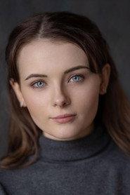 Leia Murphy as Aisling in The Yellow Dress 2020