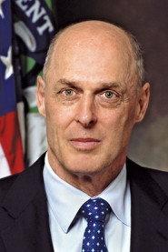 Henry Paulson as Self in American Casino 2009