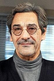Serge Papin as Self in The Superstores Wars or the Survival of the Strongest 2018