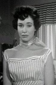 Nadia Nour as بنت عم حسن in I Love you Hassan 1958