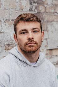 Brian Rosenkranz as Malte in Zu Hause 2023