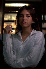 Gaby Véras as Estudante 2 in Tulipas 2022