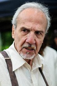 Ricardo Franco as Don Bartolo in The Death walks in the Fields 