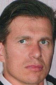 Aleksandr Udalov as agent in Something for Nothing 2021