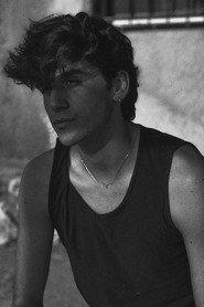 Alex LLopis as bailarín in Game of Children 2021