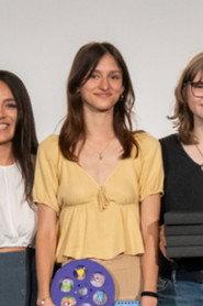 Margaux Plume as Serveuse in La Liste 2025