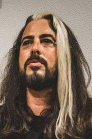 Phil Krazuki as Batteur de Megaveuch in Certains l'aiment chauve 2025