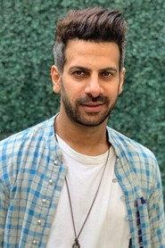 Karan Veer Mehra as Raj in Mere Dad Ki Maruti 2013