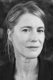 Emma Warg as Lannie in Bob 2001