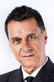 Bogdan Stanoevici as Muzet in Destination Mahmudia 1981