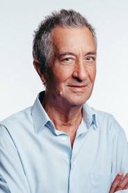 Carlos Areia as Antunes in Bela America 2023
