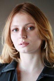 Yasemin Szawlowski as Selen in On the Water Surface 2023