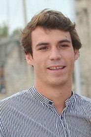 Axel Huet as Antoine in En famille : Le mariage de l'ex 2016