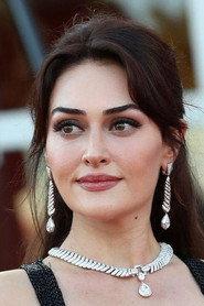 Esra Bilgiç as Cemre in Adanis: Kutsal Kavga 2022