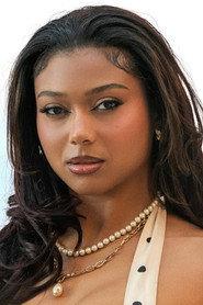 Sierra Capri as Amelia in Go Getters 2021