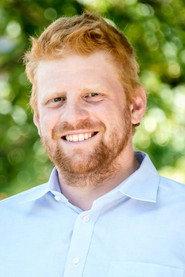 Felix Hnat as Self - Chairman, Austrian Vegan Society in Vegan Alert: A Boom and its Dangers 2021