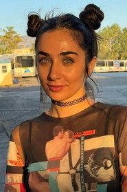 Marialena Ilia as Victoria in I apologize for my annoying existence 2021