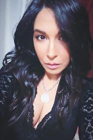 Martina Russo as Miriam in PER AMORE TUO
