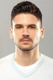Tolgahan Sayışman as Ali Tanrıverdi in Game of Love 2009