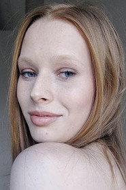 Patrycja Marciniak as Dziewczyna z bilbordu in Man, Chicks Are Just Different 2011