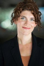 Hannah Pniewski as Ela in Toothache 2019