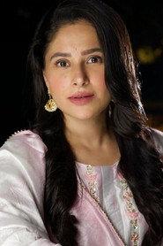 Shubhaavi Choksey as Promila Bhowmick (as Shubhavi Harshal Choksey) in Dhadak 2018
