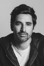 Ezequiel Castaño as Pedro Nogués in Voces secretas 2021