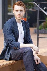 Maxime Moreillon as スマホ広告モデル in TOKYO UTOPIA 2025