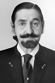 Jaime de Mora y Aragón as Don Carlos in Jenaro, el de los 14 1974