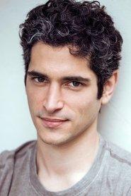 Douglas Grauwels as Raphaël in Bleu Lagon 2022