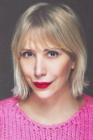 Nazlı Kar as Asuman in Time of Happiness 2017
