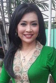 Ratna Listy as Ibu Leona in Bintang di Langit Belitong 2016