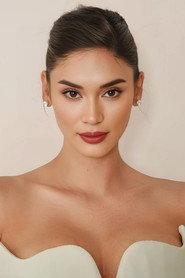 Pia Wurtzbach as Kweenie in Gandarrapiddo!: The Revenger Squad 2017