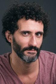 Nuno Preto as Maurício / Palhaço in A Pedra Sonha Dar Flor 2024