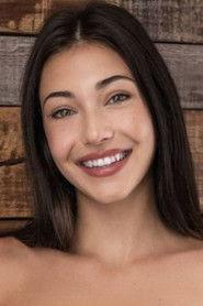 Alexsandria Ralev as Jeanie in Risqué 2025