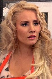 Kim Bugarin as Chica calle in Las Karnachas 2017
