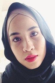 Bella Dally as Erna in Gila-Gila Remaja 2 2013