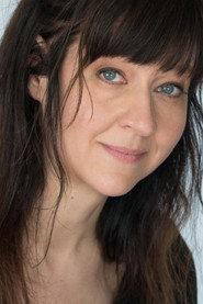 Anne Lapierre as Manon in Crise d'ado 2025