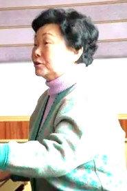 Qiongying Huang as Azhi's Mother in Ashima 1965