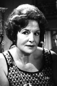 María Luisa Robledo as Petrona in ¡Al diablo con este cura! 1967