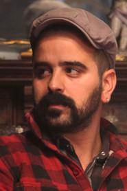 Júlio Alves as Guarda 2 in The Kingdom 2012