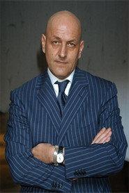 Coto Matamoros as Asesino a sueldo in Plauto, Distorted Memory of an Eventual Fool 2004