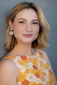 Eliza Allen as The Customer in Movie Man Munch