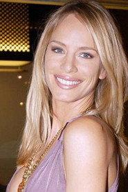 Camilla Sjoberg as Elettra in Un amore su misura 2007