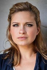 Josephine Schmidt as Suzanna Kodermann in Innenkind 2015