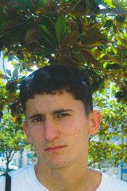 Guilherme Santos as Paulino in curARTE 2023