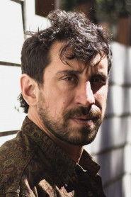 Juan Alari as Foster in Lleno de ruido y dolor 2020